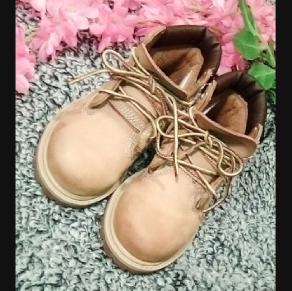 Timberland's - Picture 2 of 4
